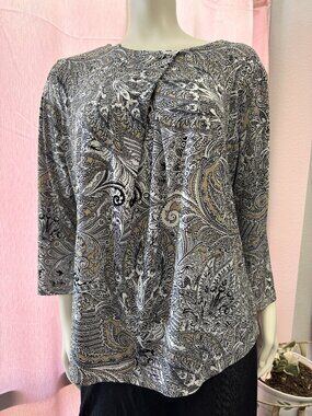 Liz Claiborne Medium Paisley Print Blouse Black White Taupe Pleated Neck Career